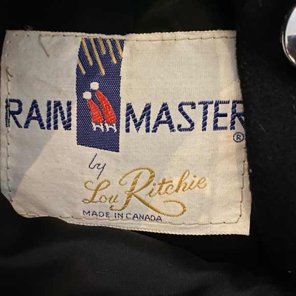 SOLD Beautiful 1950s/60s Rain Master Long Wool Cape - Picture 5 of 6